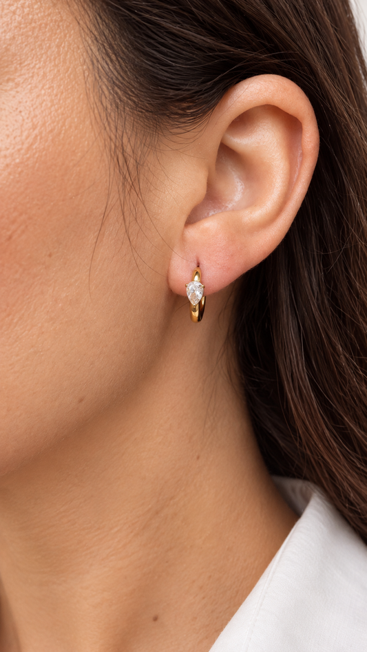 Stilla Huggie Earrings